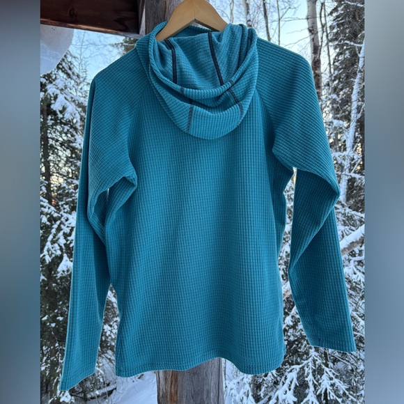 Melly - Picture 2 of 5